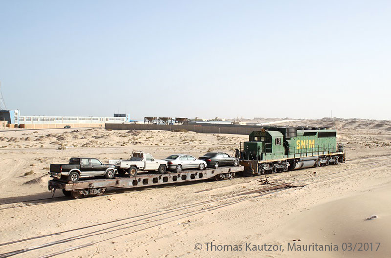 Desert railway in Mauritania shunting cars