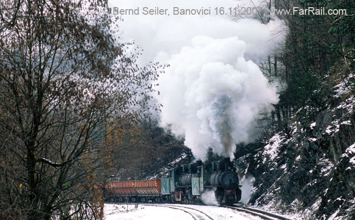 Banovici: coal train with two class 83 locomotives
