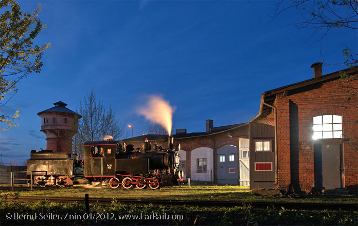 narro gauge steam in Poland: depot Znin